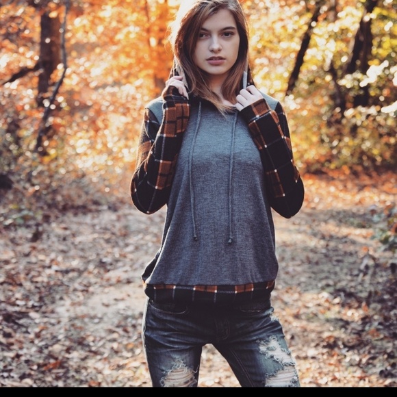 Threadzwear Tops - Last One! NWT Plaid Hoodie